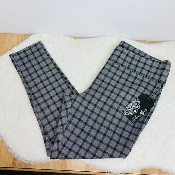 NEW Blossom Black & white checkered print Pull on skinny pants Plus Size 1X - Picture 9 of 10